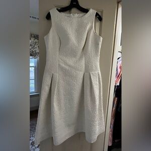 Elegant Cream Sleeveless Dress